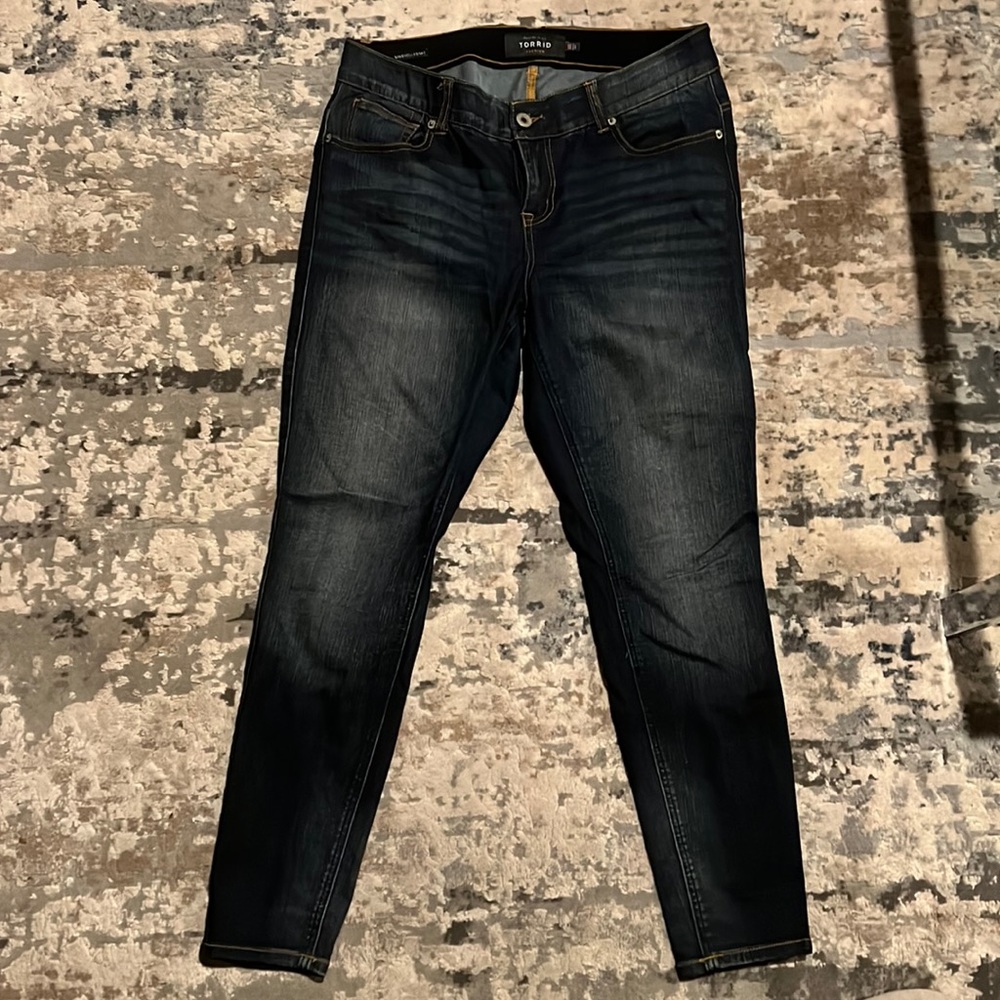 Torrid Bombshell Skinny Jean, Dark wash size 14 regular.